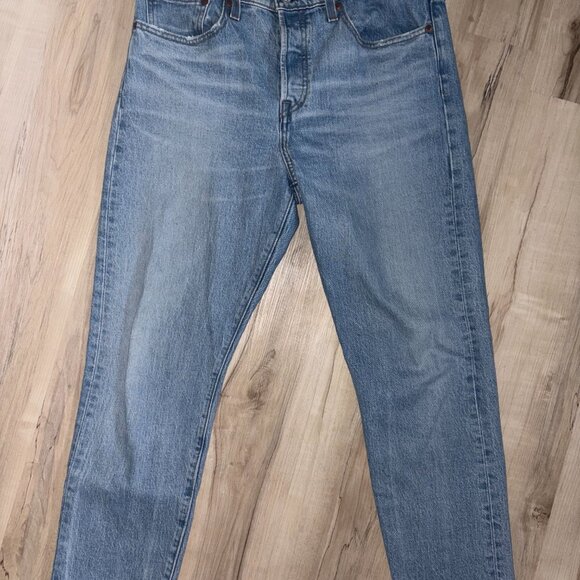 Levi's Light- Medium Wash Buttonfly Wedgie Jeans 30 - Picture 5 of 8